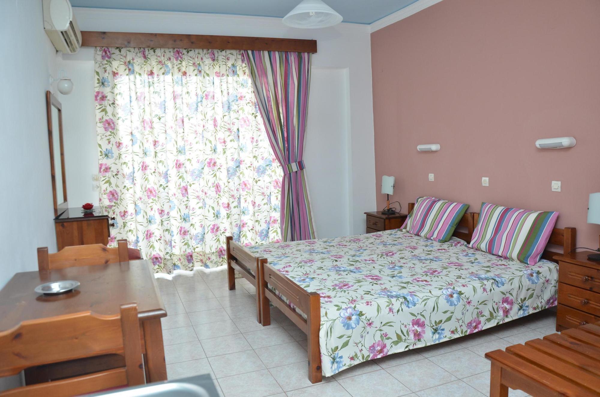 Iatridis Studios Faliraki (Adults Only) Bagian luar foto